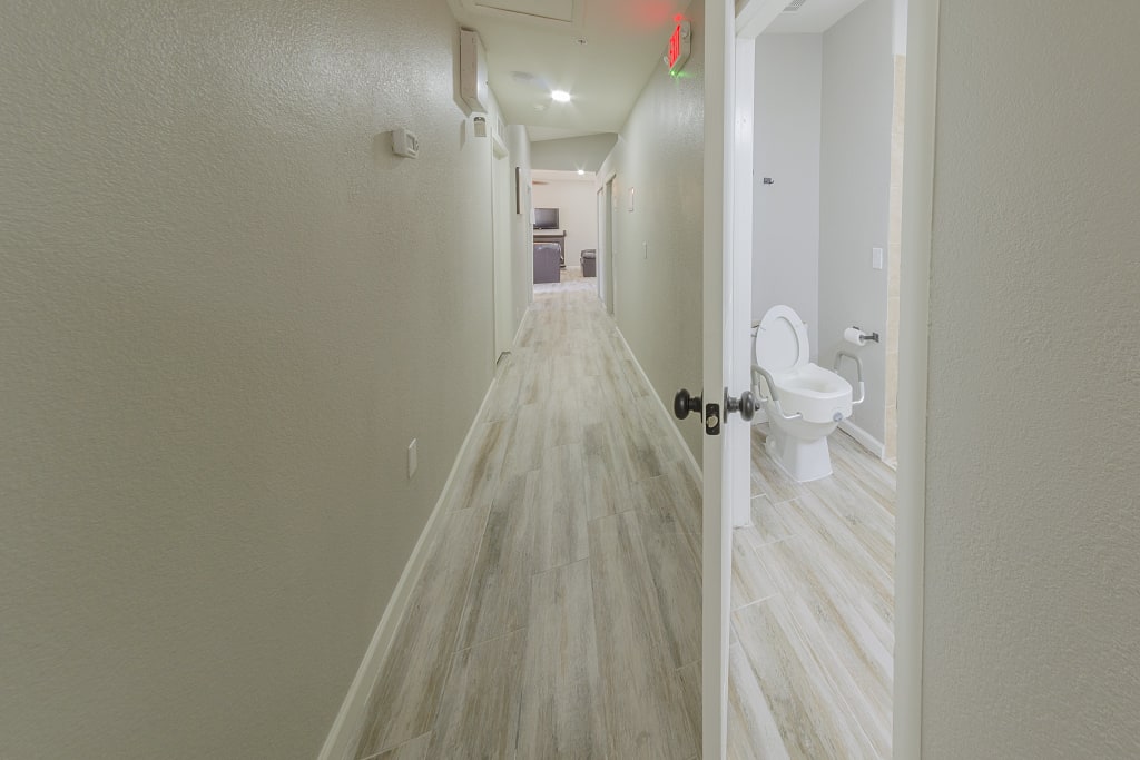 https://ahomeformama.com/wp-content/uploads/2023/10/24-hour-group-home-scottsdale-4.jpg