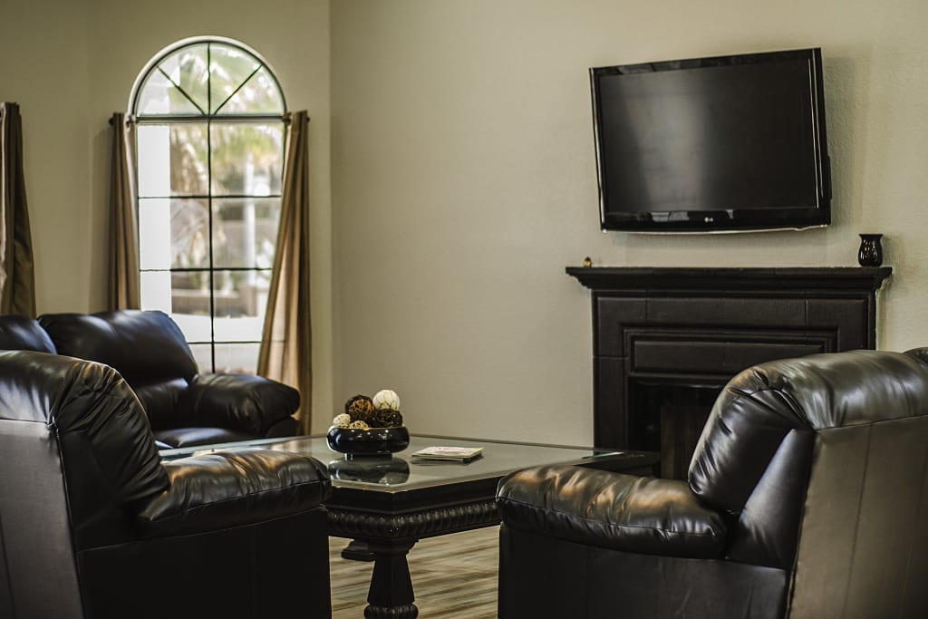https://ahomeformama.com/wp-content/uploads/2023/10/24-hour-group-home-scottsdale-7.jpg