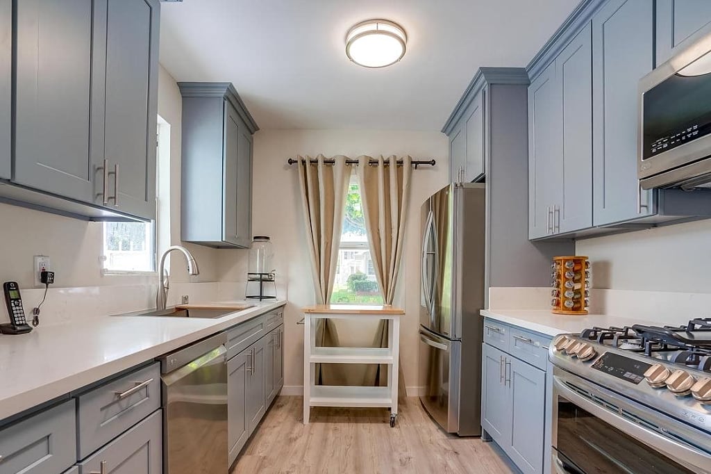https://ahomeformama.com/wp-content/uploads/2023/10/a-caring-touch-board-and-care-ii-santa-monica1-4.jpg
