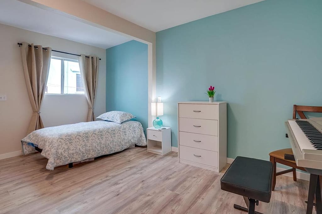 https://ahomeformama.com/wp-content/uploads/2023/10/a-caring-touch-board-and-care-ii-santa-monica1-6.jpg