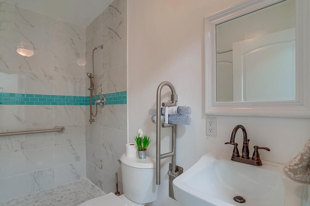 https://ahomeformama.com/wp-content/uploads/2023/10/a-caring-touch-board-and-care-ii-santa-monica1-8.jpg