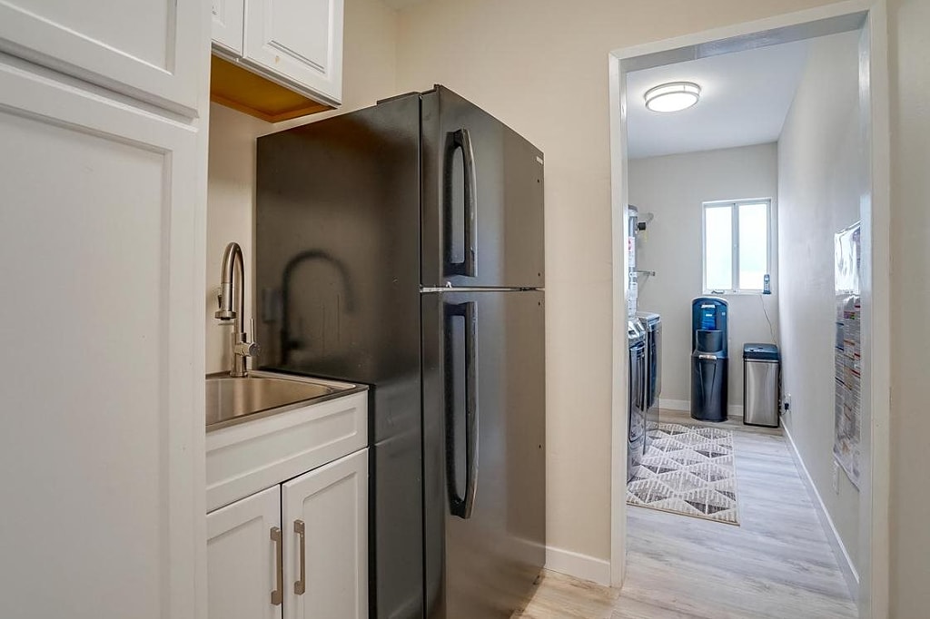 https://ahomeformama.com/wp-content/uploads/2023/10/a-caring-touch-board-and-care-ii-santa-monica1-9.jpg