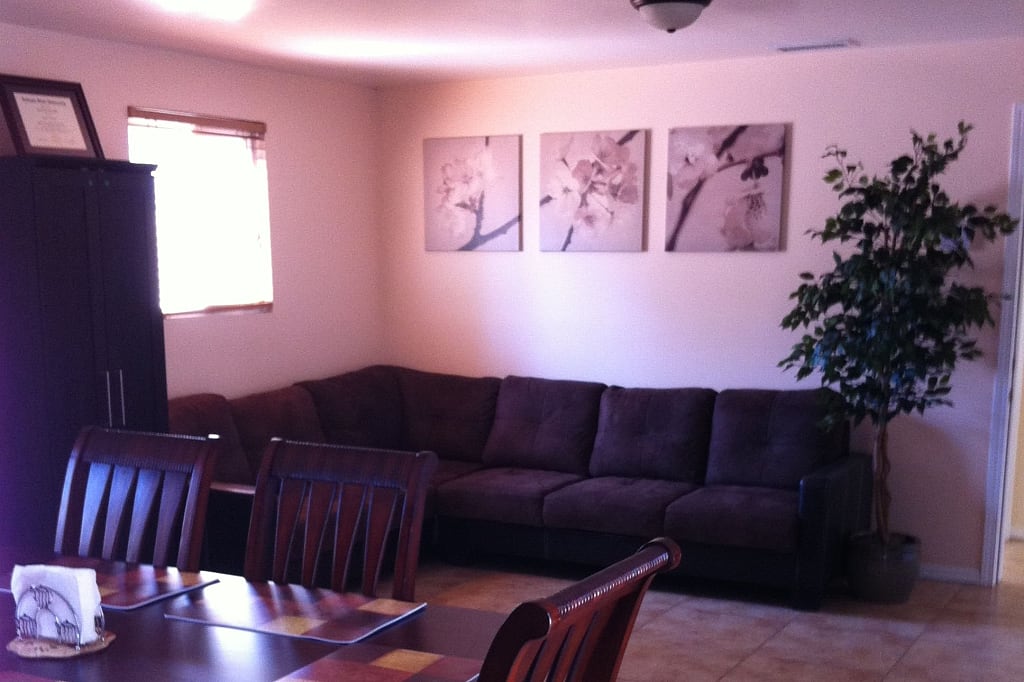 https://ahomeformama.com/wp-content/uploads/2023/10/good-life-senior-living-inc.-reseda1-3.jpg