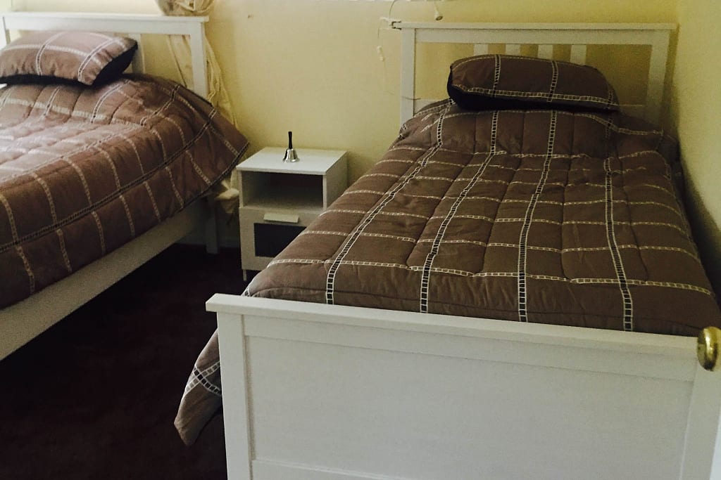 https://ahomeformama.com/wp-content/uploads/2023/10/good-life-senior-living-inc.-reseda1-6.jpg