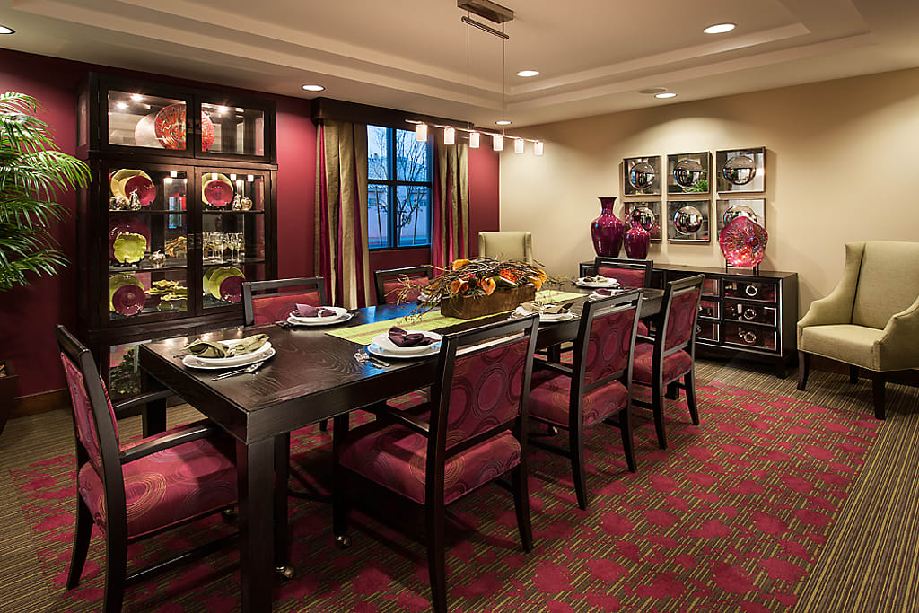 https://ahomeformama.com/wp-content/uploads/2023/10/morningstar-assisted-living-and-memory-care-at-arcadia-phoenix-dining-room-1.jpg